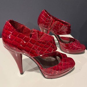 Gianni Bini Red Faux Snake Heels - Size 6.5